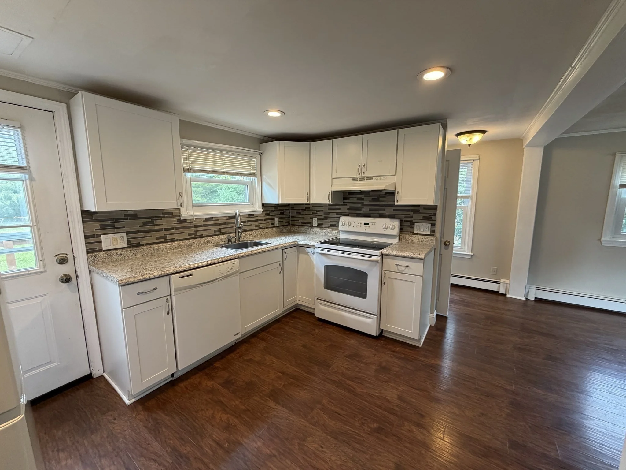 2 bed, 1 bath apartment for rent at 1161 Oakhill Ave Unit B, Attleboro — photo 5 of 19