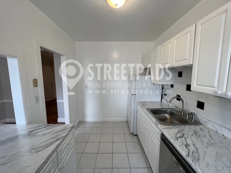 2 bed, 2 bath apartment for rent at 1163 Beacon St Unit 7, Longwood — photo 5 of 52