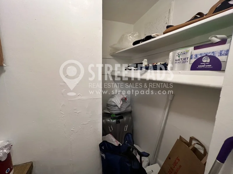 Studio bed, 1 bath apartment for rent at 1163 Beacon St Unit C2, Longwood — photo 4 of 17