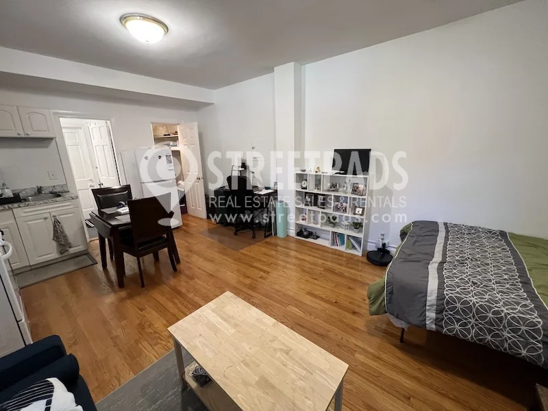 Studio bed, 1 bath apartment for rent at 1163 Beacon St Unit C2, Longwood — photo 10 of 17