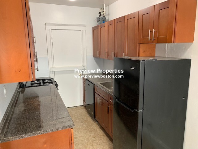 1 bed, 1 bath apartment for rent at 1163 Boylston St Unit 15P, Fenway — photo 1 of 11