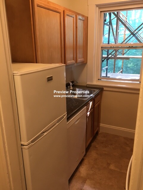 Studio bed, 1 bath apartment for rent at 1163 Boylston St Unit 24P, Fenway — photo 1 of 5