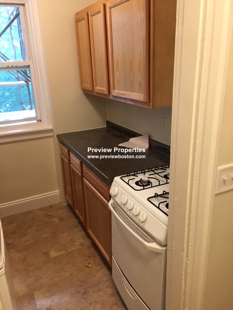 Studio bed, 1 bath apartment for rent at 1163 Boylston St Unit 24P, Fenway — photo 2 of 5