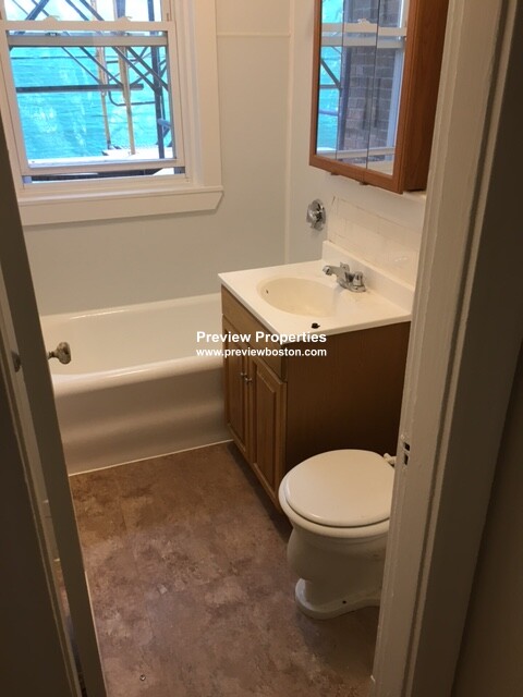 Studio bed, 1 bath apartment for rent at 1163 Boylston St Unit 24P, Fenway — photo 5 of 5