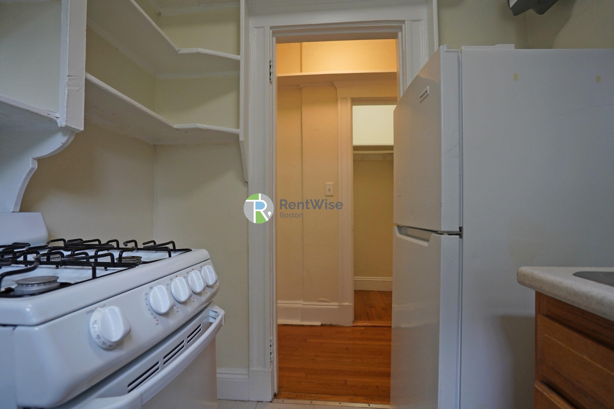 Studio bed, 1 bath apartment for rent at 1163 Boylston St Unit 32, Fenway — photo 4 of 10