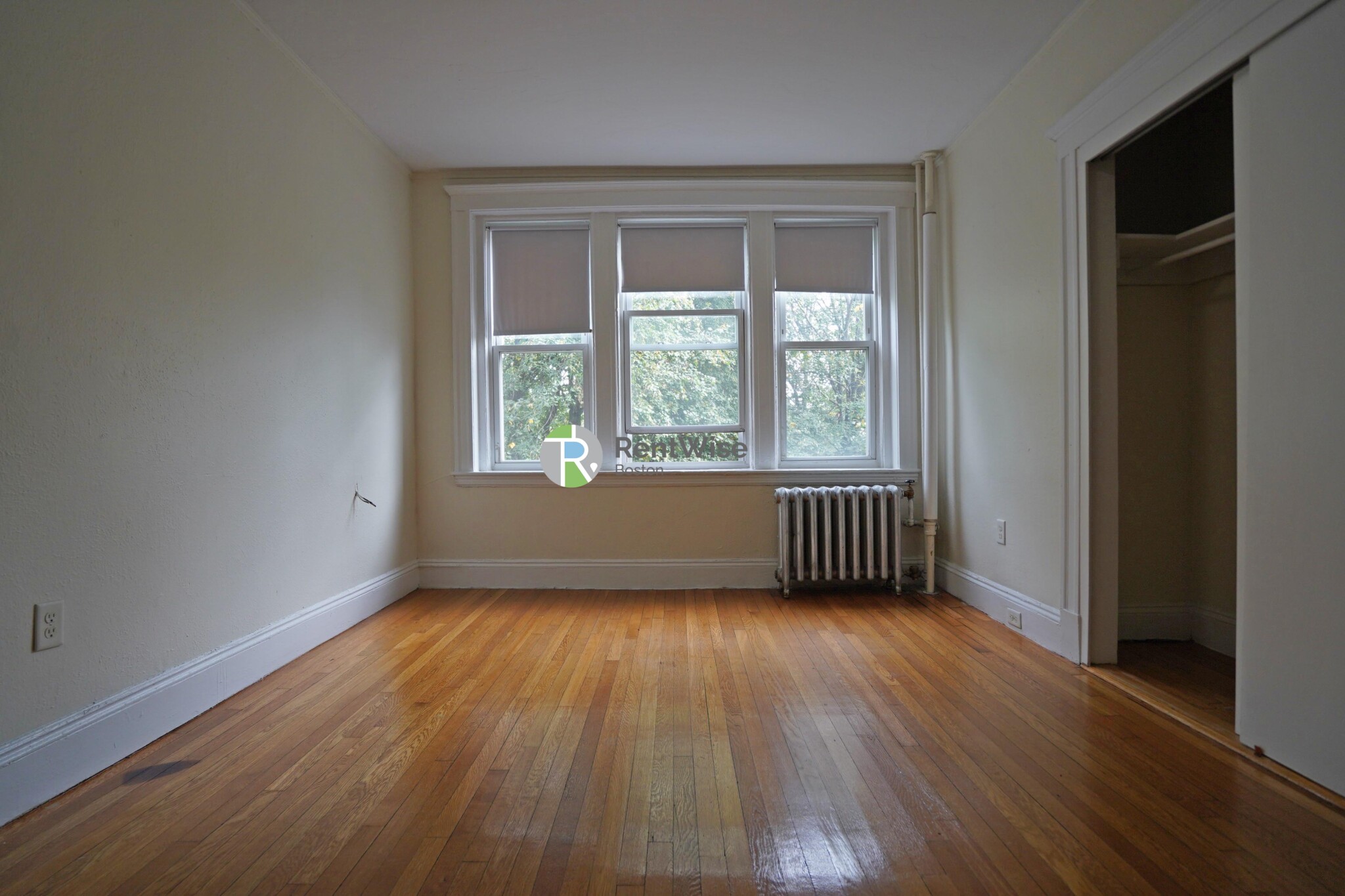 Studio bed, 1 bath apartment for rent at 1163 Boylston St Unit 32, Fenway — photo 1 of 10