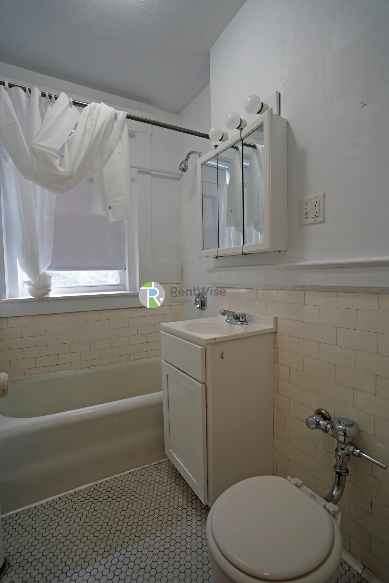 Studio bed, 1 bath apartment for rent at 1163 Boylston St Unit 32, Fenway — photo 6 of 10