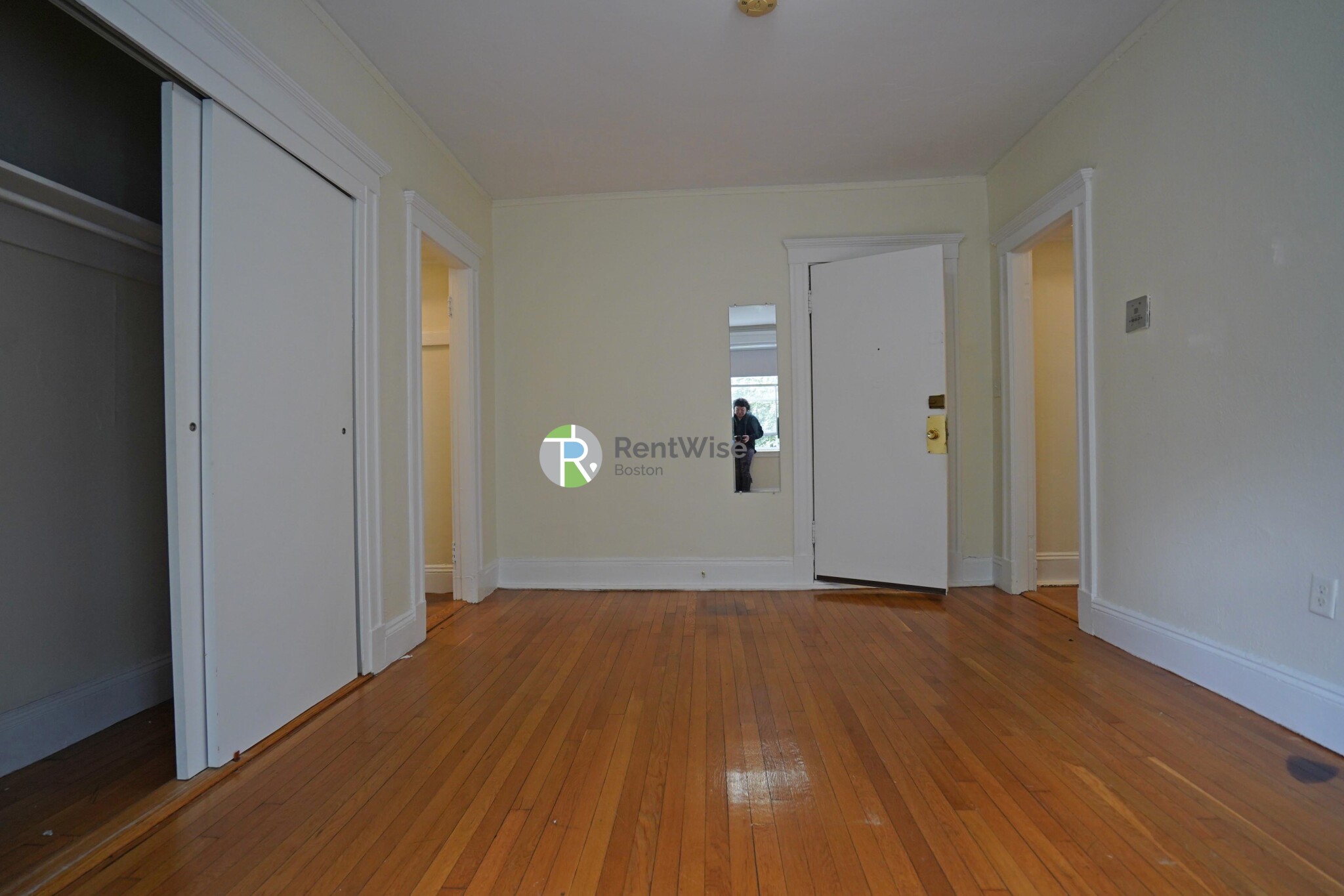 Studio bed, 1 bath apartment for rent at 1163 Boylston St Unit 32, Fenway — photo 2 of 10