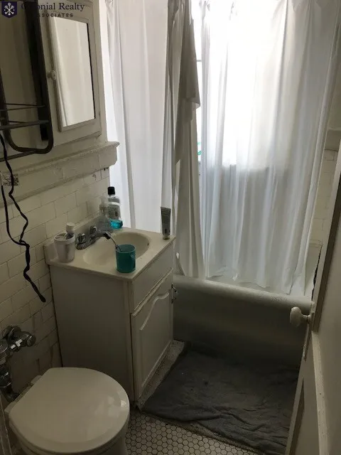 1 bed, 1 bath apartment for rent at 1163 Boylston St Unit 33, Fenway — photo 4 of 6