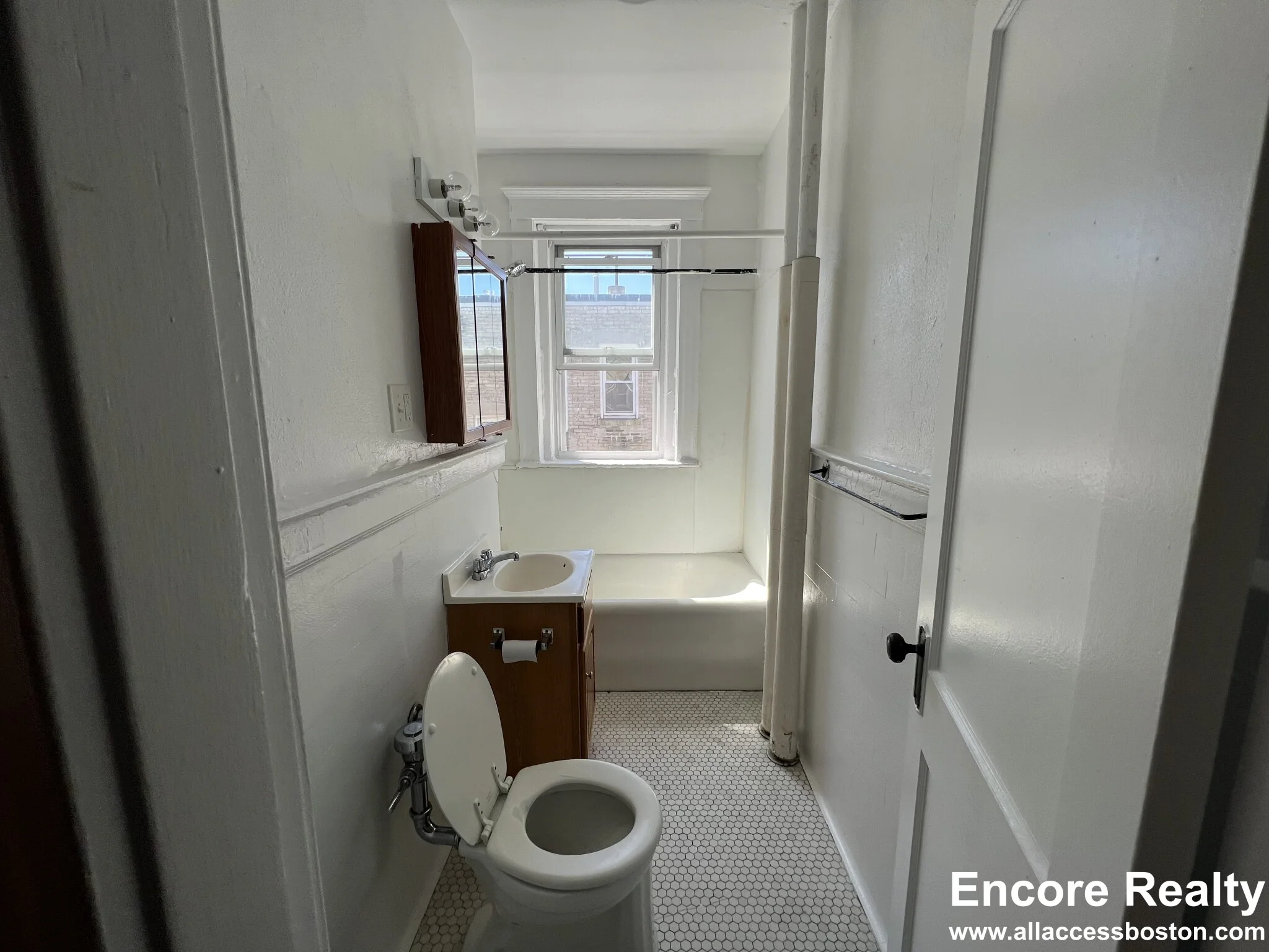 Studio bed, 1 bath apartment for rent at 1163 Boylston St Unit 34, Fenway — photo 9 of 11
