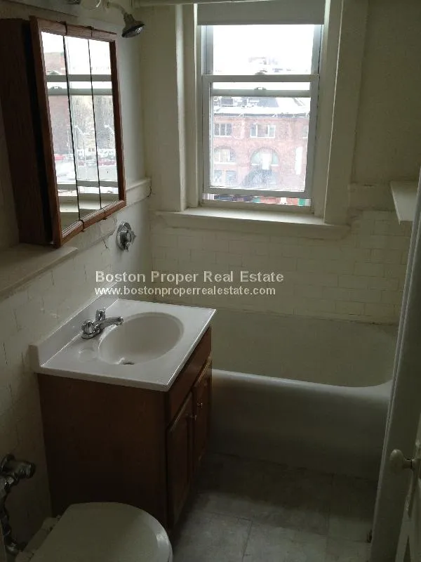 1 bed, 1 bath apartment for rent at 1163 Boylston St Unit 37, Fenway — photo 6 of 7