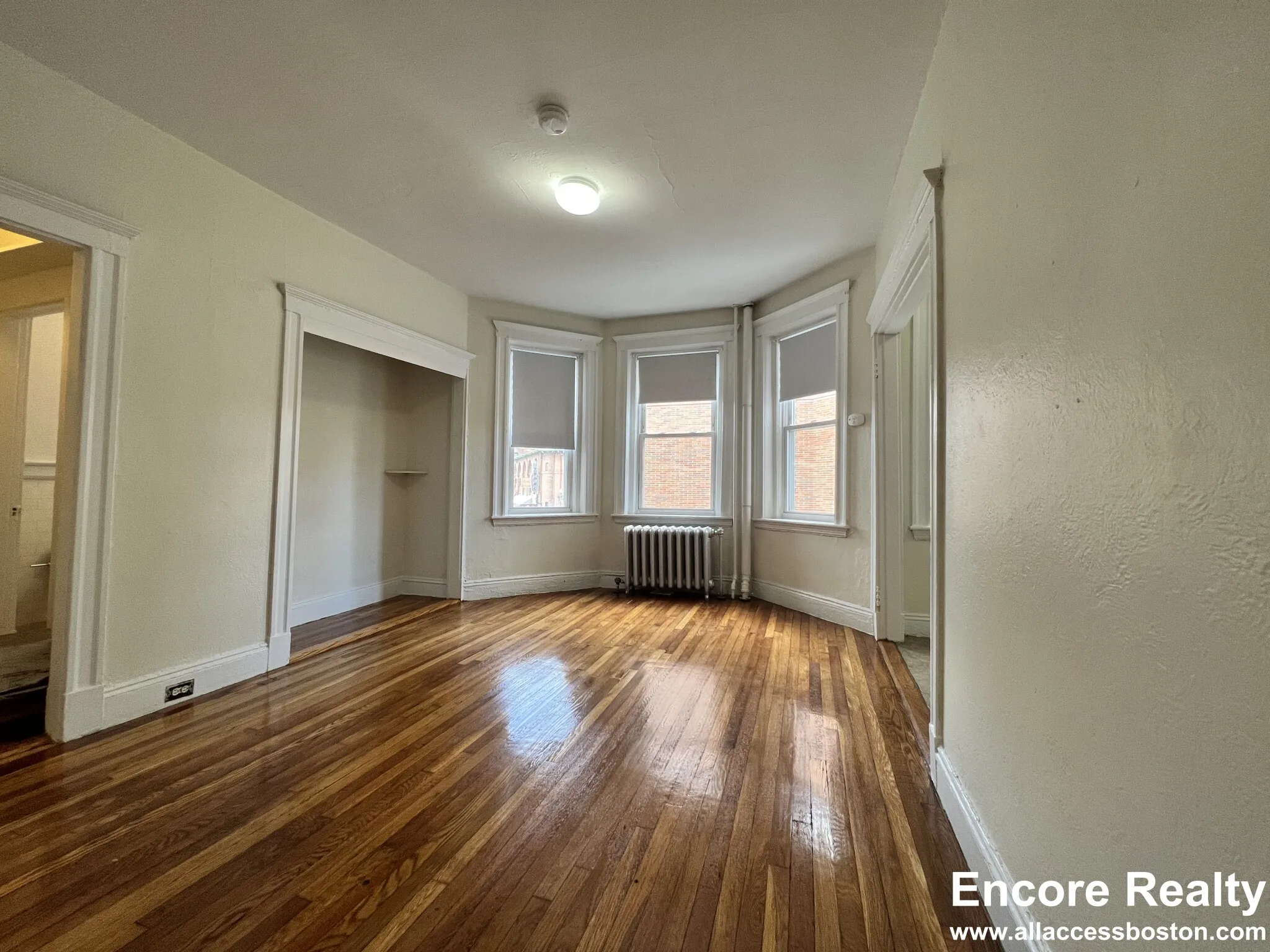 Studio bed, 1 bath apartment for rent at 1163 Boylston St Unit 4, Fenway