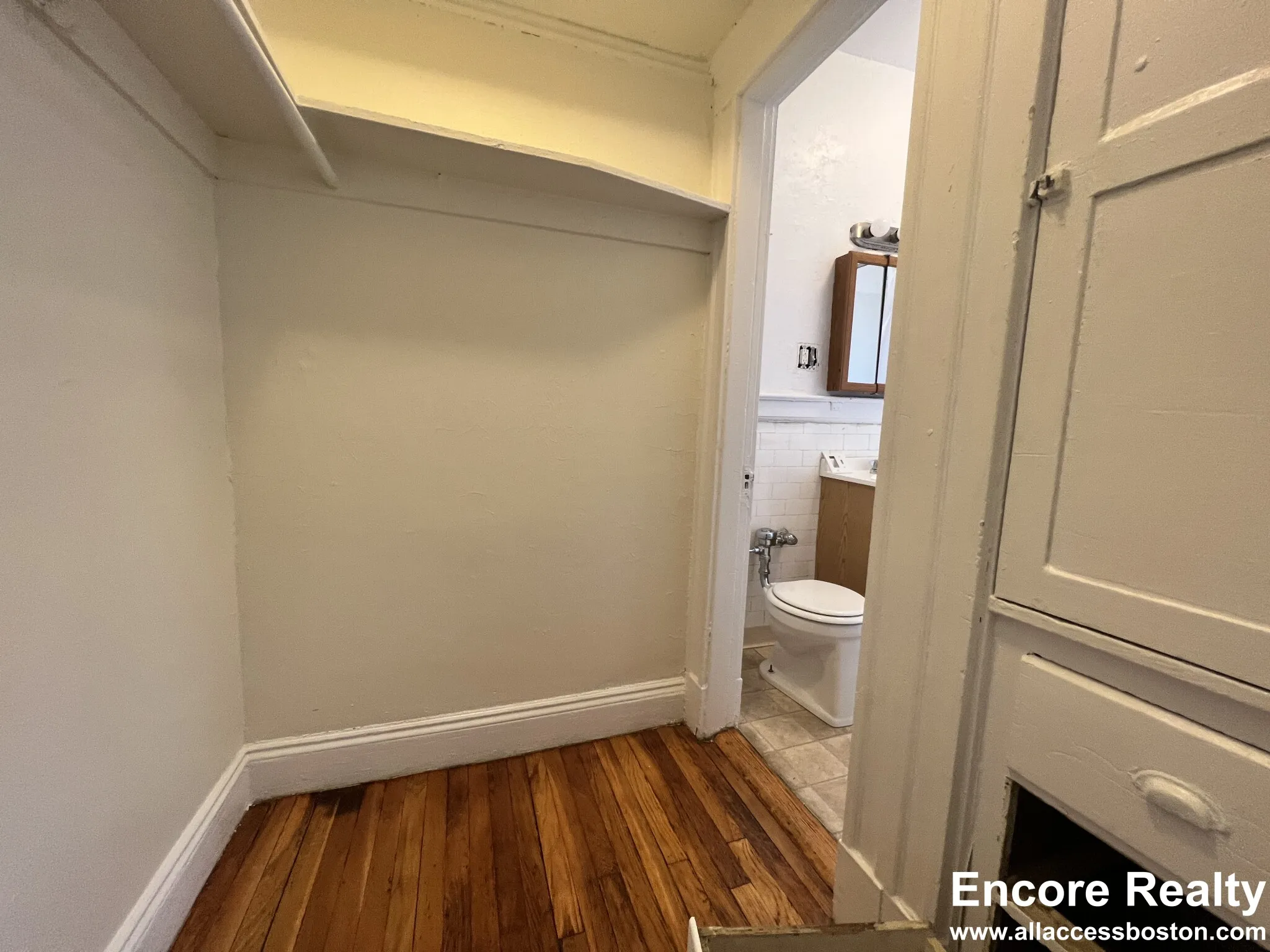Studio bed, 1 bath apartment for rent at 1163 Boylston St Unit 4, Fenway — photo 6 of 7