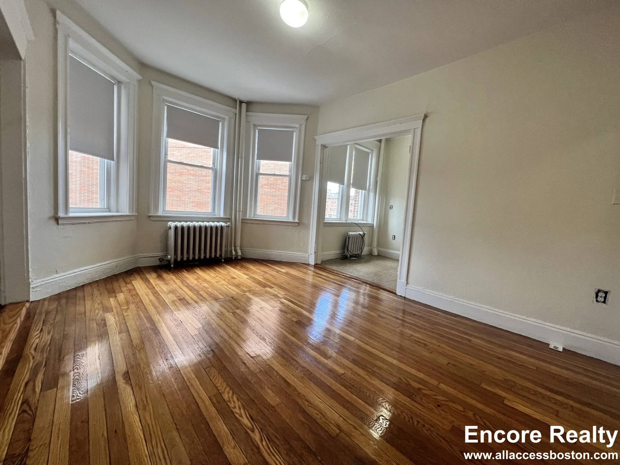 Studio bed, 1 bath apartment for rent at 1163 Boylston St Unit 4, Fenway — photo 5 of 7