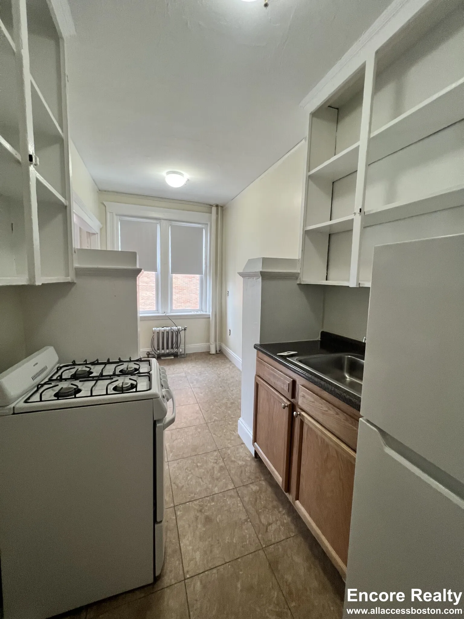 Studio bed, 1 bath apartment for rent at 1163 Boylston St Unit 4, Fenway — photo 3 of 7