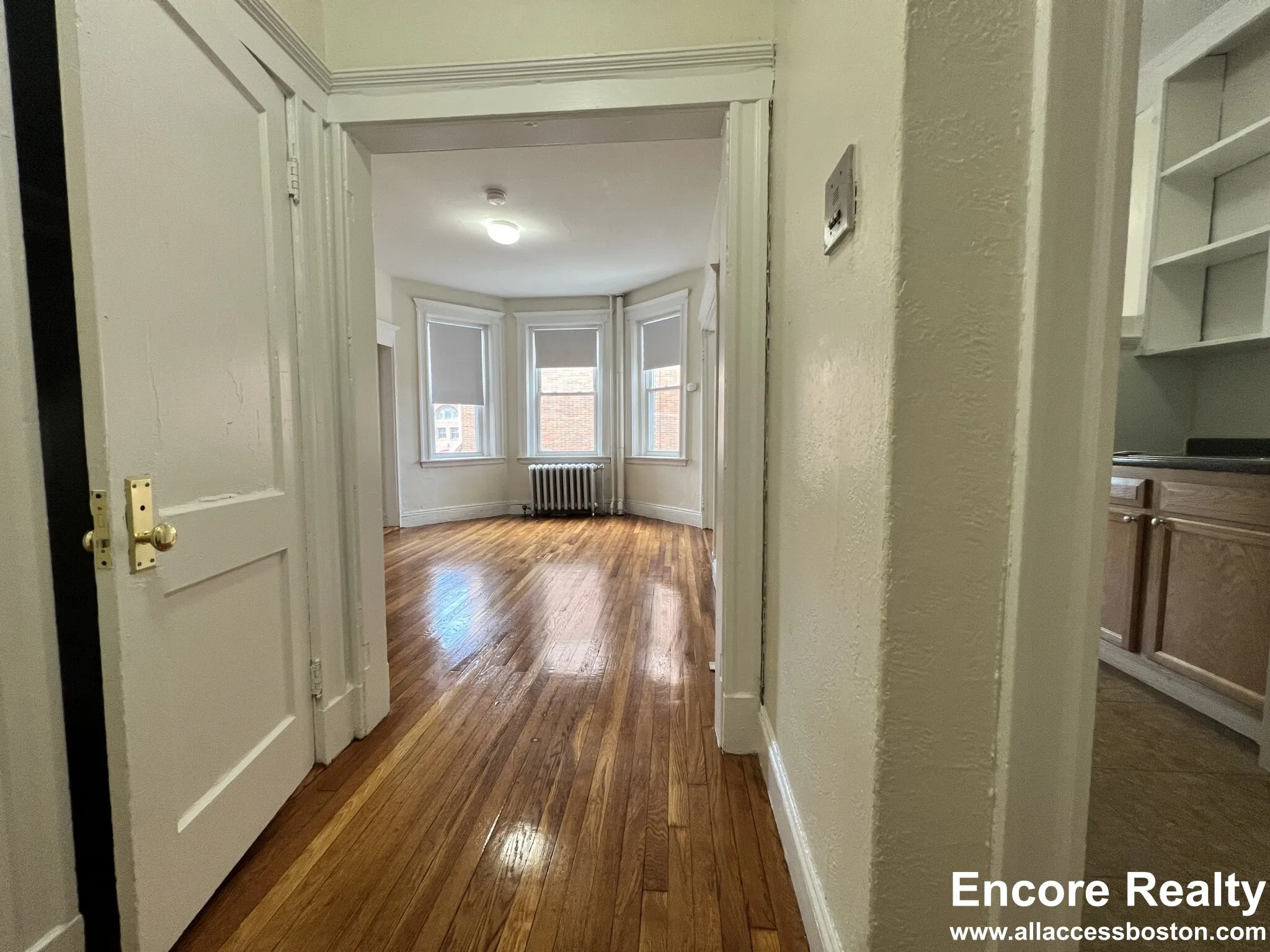 Studio bed, 1 bath apartment for rent at 1163 Boylston St Unit 4, Fenway — photo 2 of 7