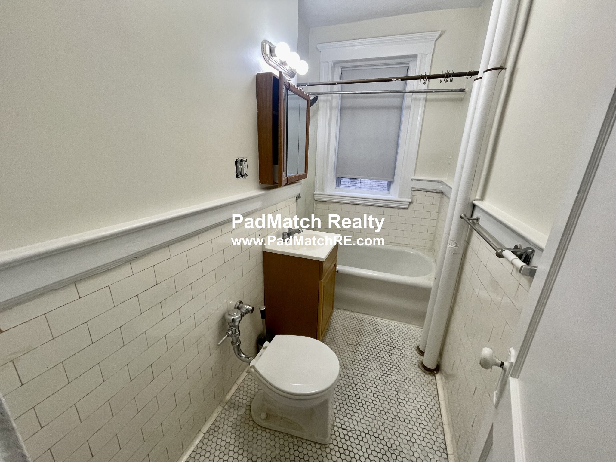 Studio bed, 1 bath apartment for rent at 1163 Boylston St Unit 9, Fenway — photo 7 of 10