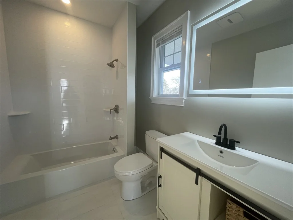 3 bed, 2 bath apartment for rent at 1166 Fellsway Unit 2, Malden — photo 9 of 19