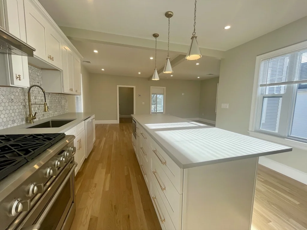 3 bed, 2 bath apartment for rent at 1166 Fellsway Unit 2, Malden