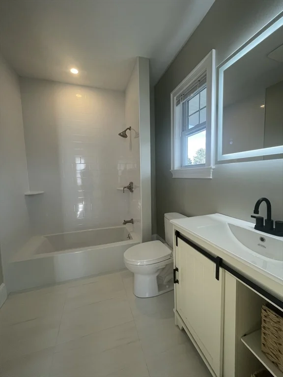 3 bed, 2 bath apartment for rent at 1166 Fellsway Unit 2, Malden — photo 10 of 19