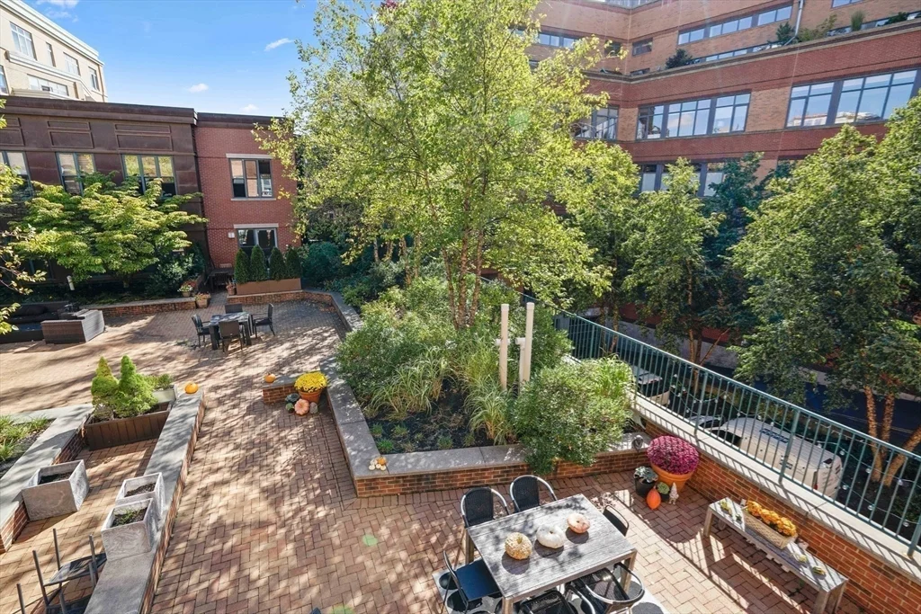 2 bed, 2 bath apartment for rent at 1166 Washington St Unit 303, South End — photo 28 of 33