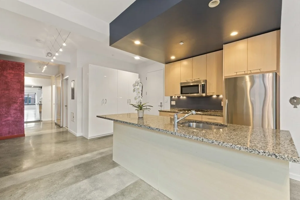 2 bed, 2 bath apartment for rent at 1166 Washington St Unit 303, South End — photo 7 of 33