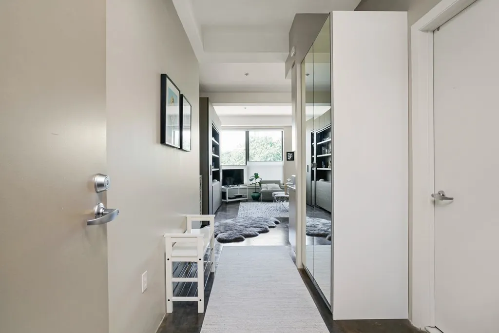 Studio bed, 1 bath apartment for rent at 1166 Washington St Unit 305, South End — photo 2 of 10