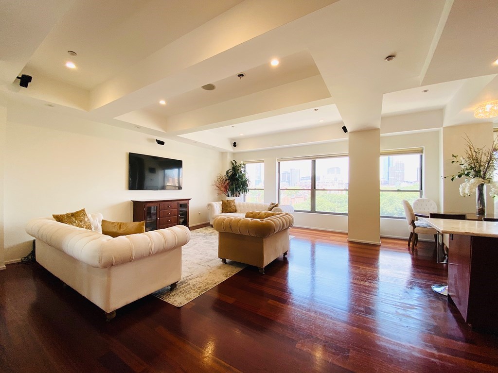 2 bed, 2 bath apartment for rent at 1166 Washington St Unit 604, South End — photo 2 of 18