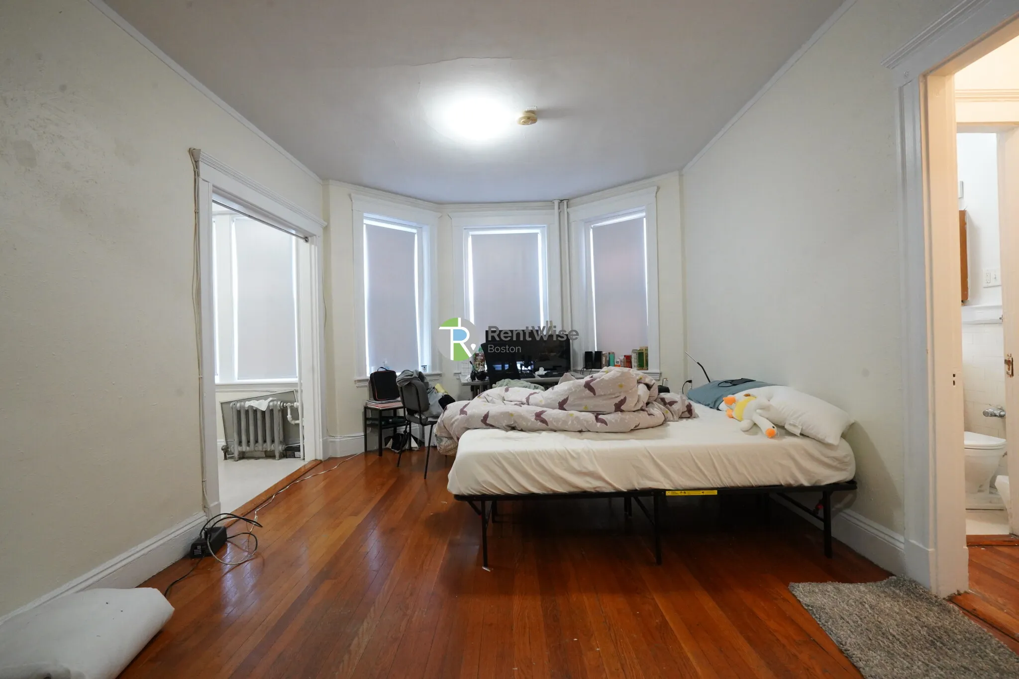 Studio bed, 1 bath apartment for rent at 1167 Boylston St Unit 11, Fenway — photo 1 of 23