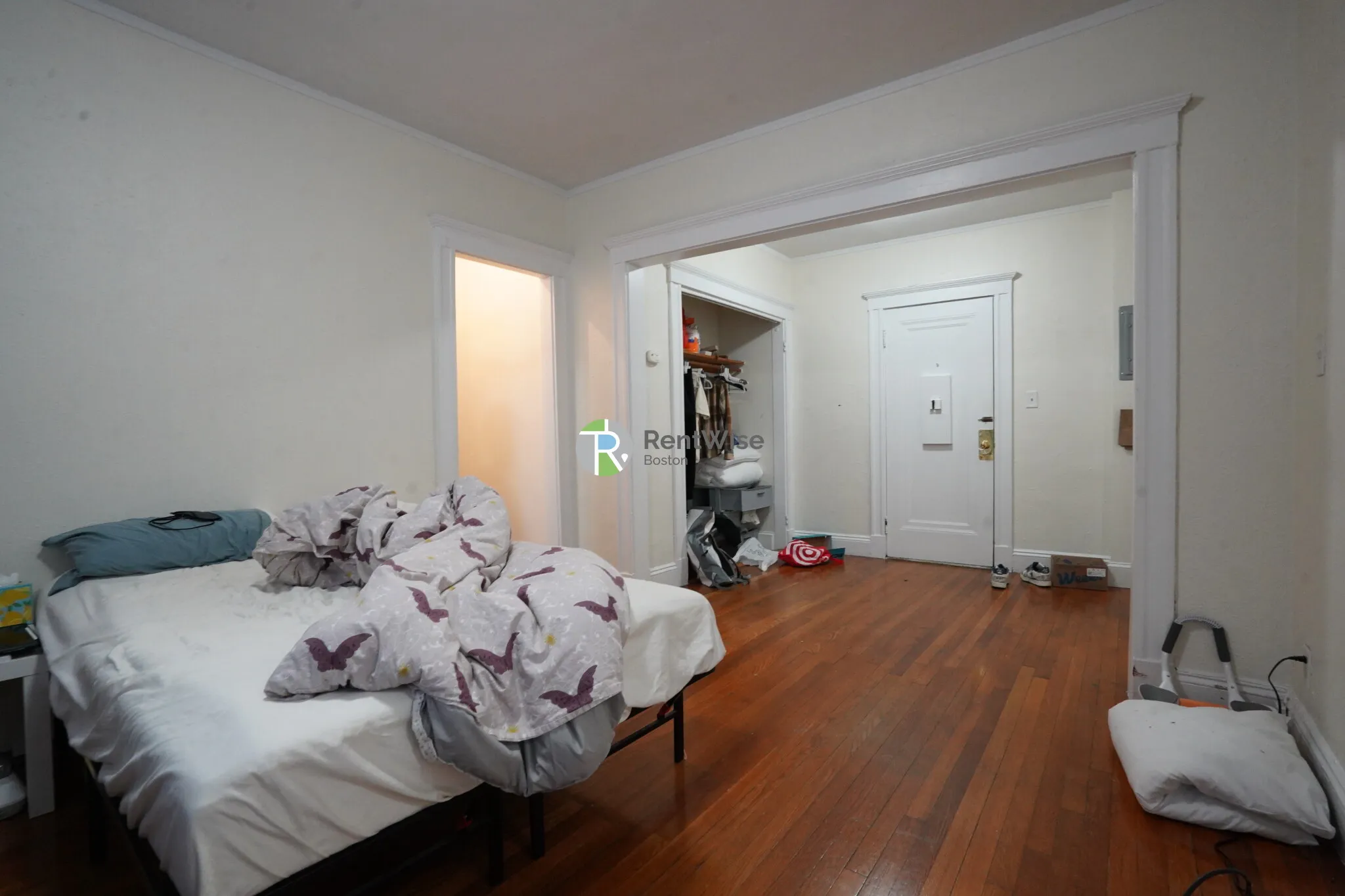 Studio bed, 1 bath apartment for rent at 1167 Boylston St Unit 11, Fenway — photo 3 of 23