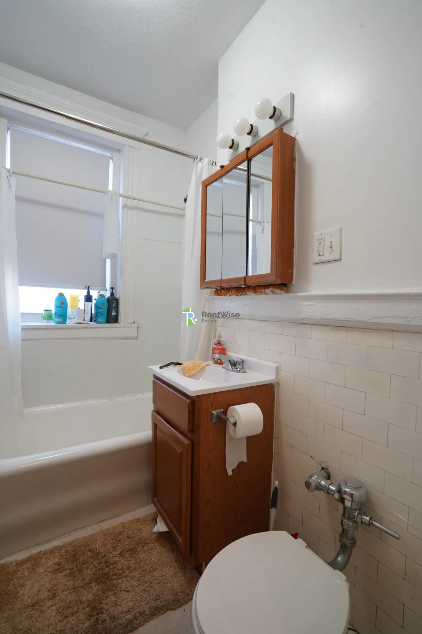 Studio bed, 1 bath apartment for rent at 1167 Boylston St Unit 11, Fenway — photo 9 of 23