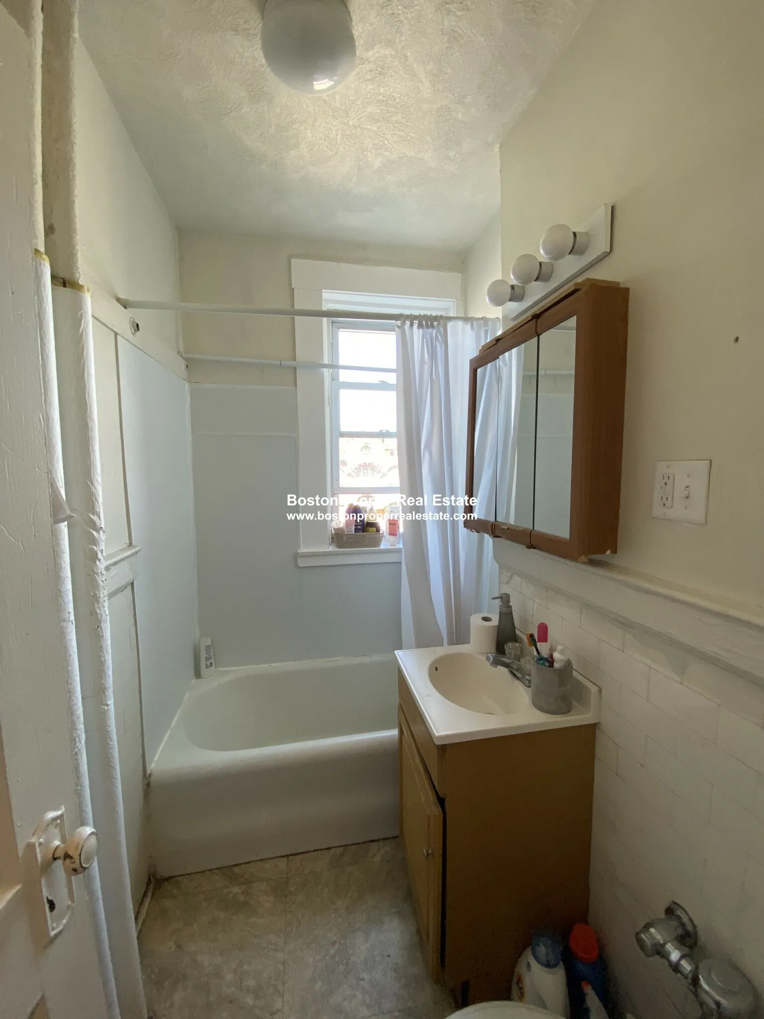 1 bed, 1 bath apartment for rent at 1167 Boylston St Unit 12, Fenway — photo 4 of 5