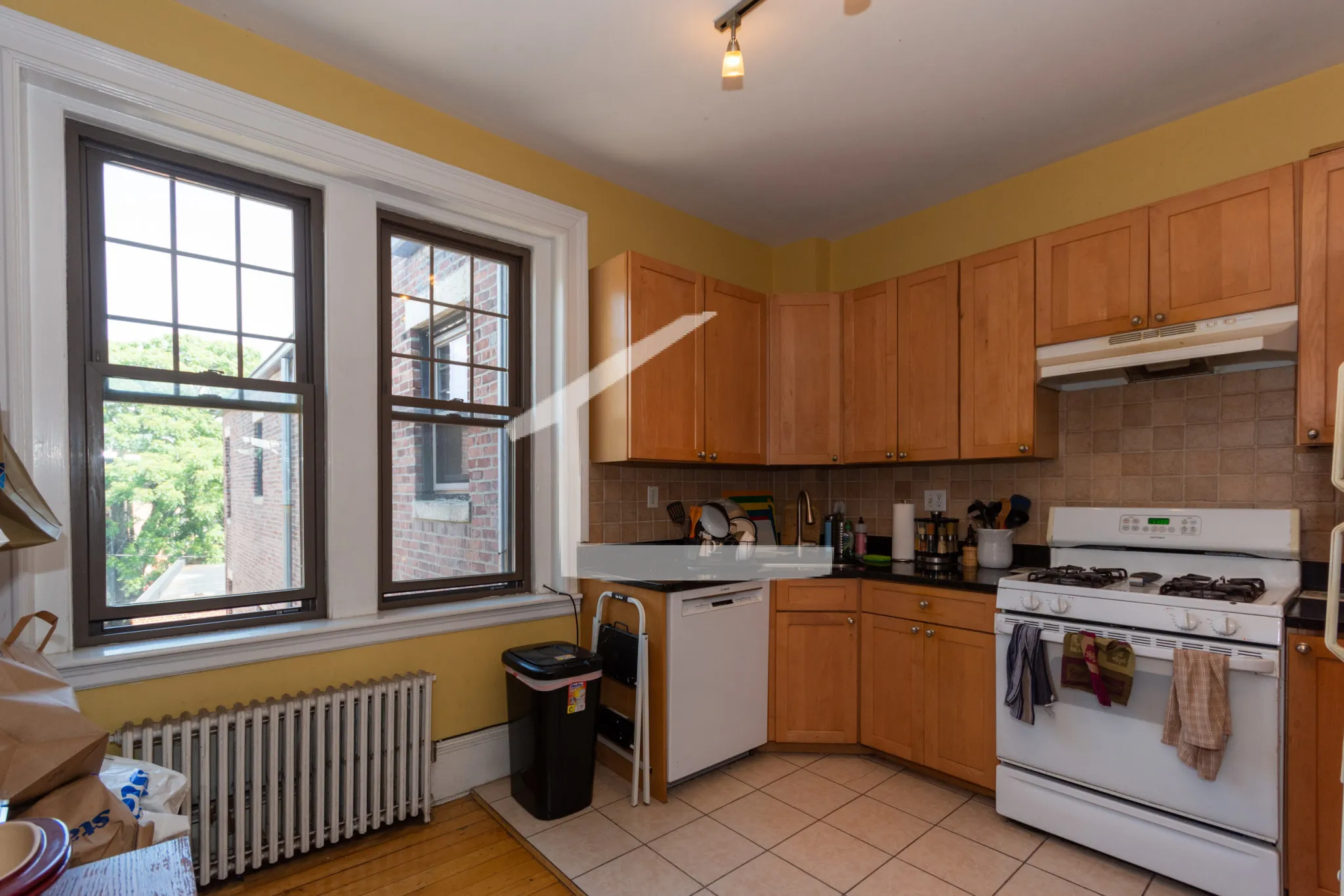 3 bed, 2 bath apartment for rent at 1169 Commonwealth Ave Unit 3L, Brighton — photo 3 of 13