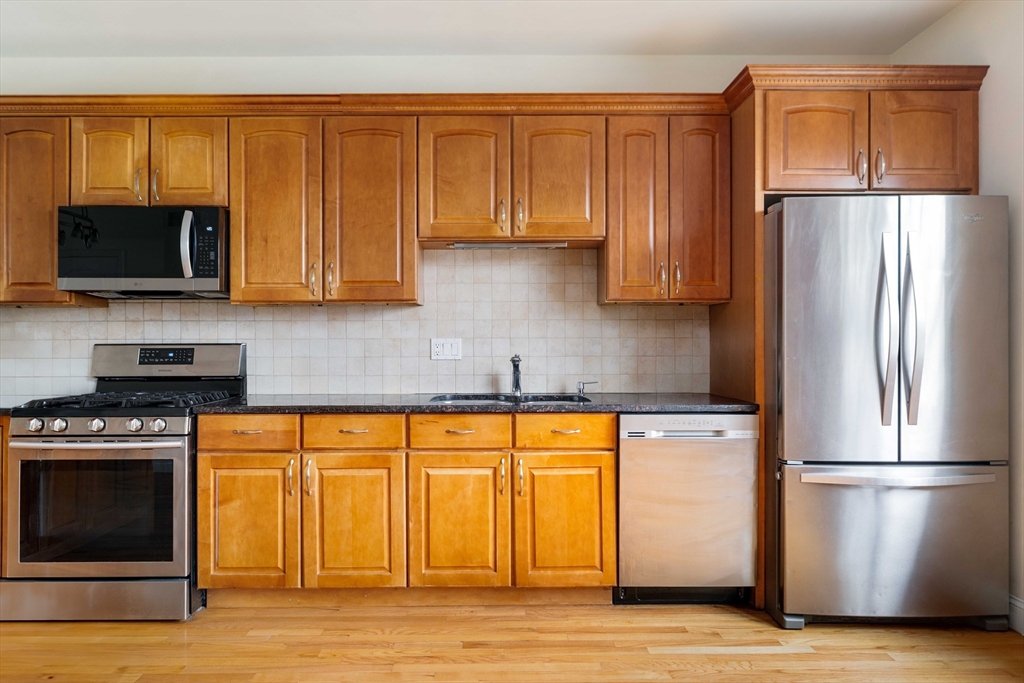 4 bed, 3 bath apartment for rent at 117-1 Florence St Unit 0, Chestnut Hill — photo 7 of 17