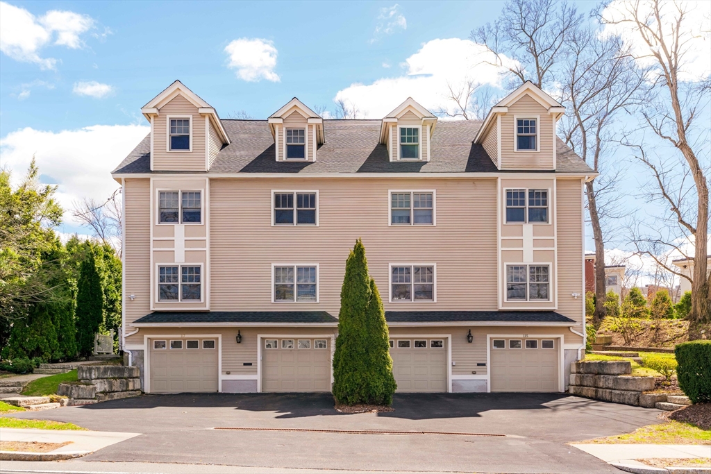 4 bed, 3 bath apartment for rent at 117-1 Florence St Unit 0, Chestnut Hill — photo 2 of 17