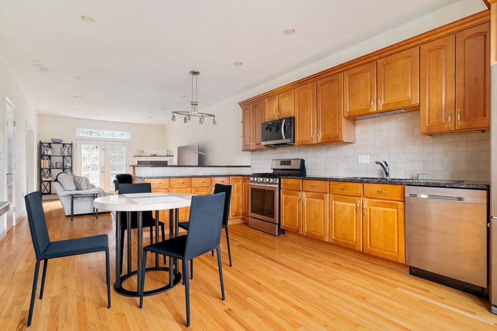 4 bed, 3 bath apartment for rent at 117-1 Florence St Unit 0, Chestnut Hill — photo 6 of 17