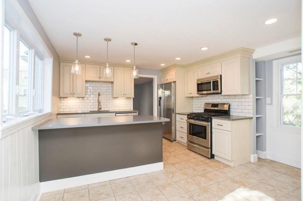 4 bed, 2 bath apartment for rent at 117-2 Gore St Unit 117-2, Cambridge — photo 1 of 13