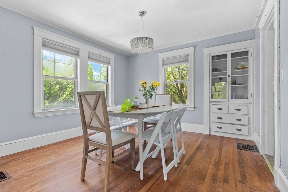 3 bed, 1 bath apartment for rent at 117 2nd St, Medford — photo 6 of 20