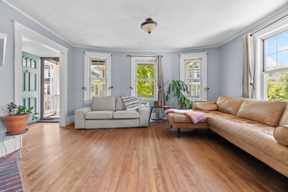 3 bed, 1 bath apartment for rent at 117 2nd St, Medford — photo 5 of 20