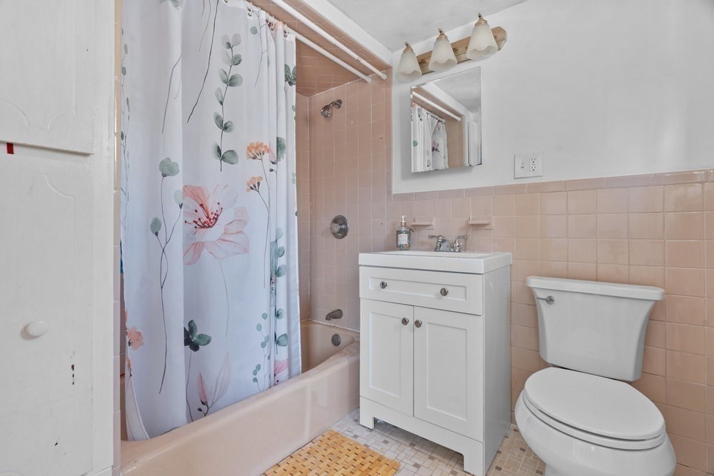 3 bed, 1 bath apartment for rent at 117 2nd St, Medford — photo 17 of 20