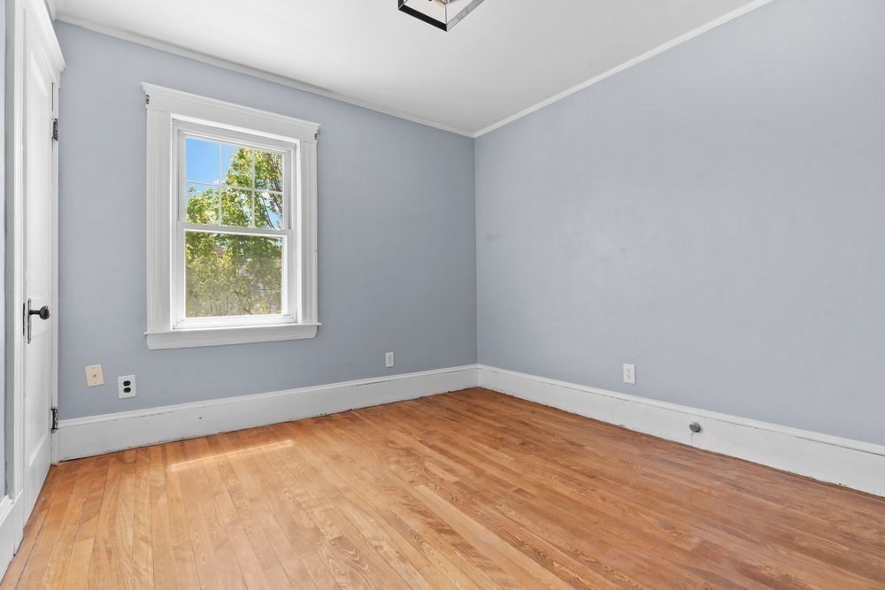 3 bed, 1 bath apartment for rent at 117 2nd St, Medford — photo 16 of 20