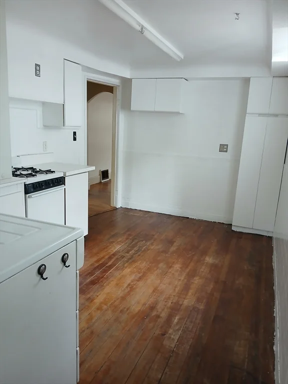 1 bed, 1 bath apartment for rent at 117 Auburn St Unit 1, Medford — photo 10 of 20