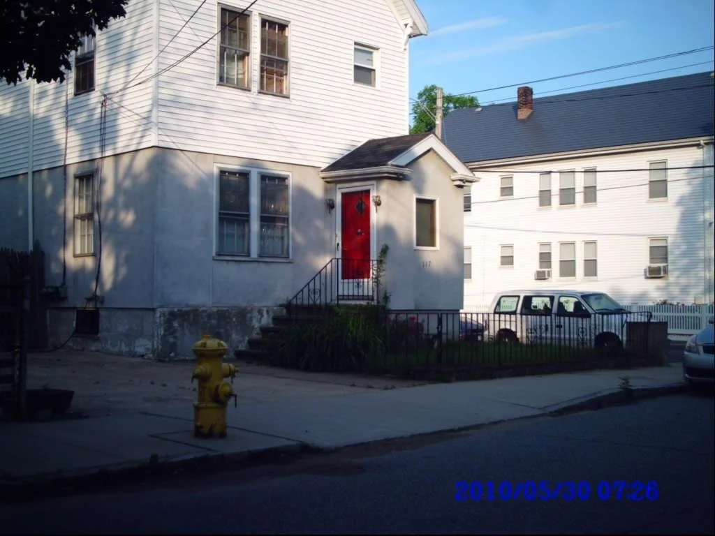 1 bed, 1 bath apartment for rent at 117 Auburn St Unit 1, Medford — photo 1 of 20