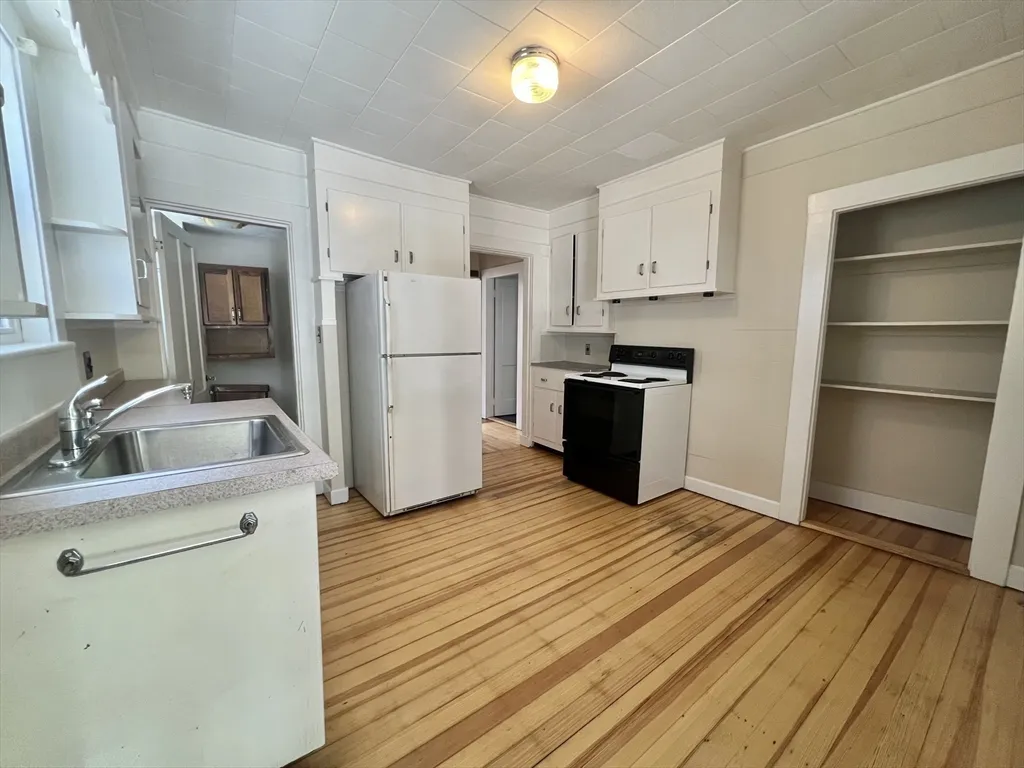 1 bed, 1 bath apartment for rent at 117 Beacon St Unit 1, Ward Two — photo 2 of 7