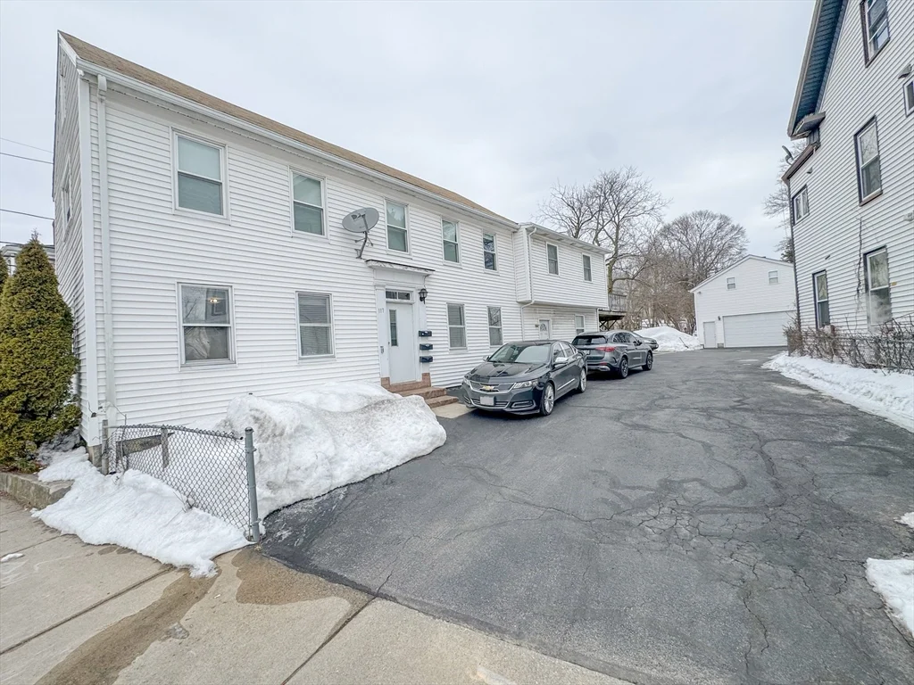 1 bed, 1 bath apartment for rent at 117 Central St Unit 1, Peabody — photo 2 of 22