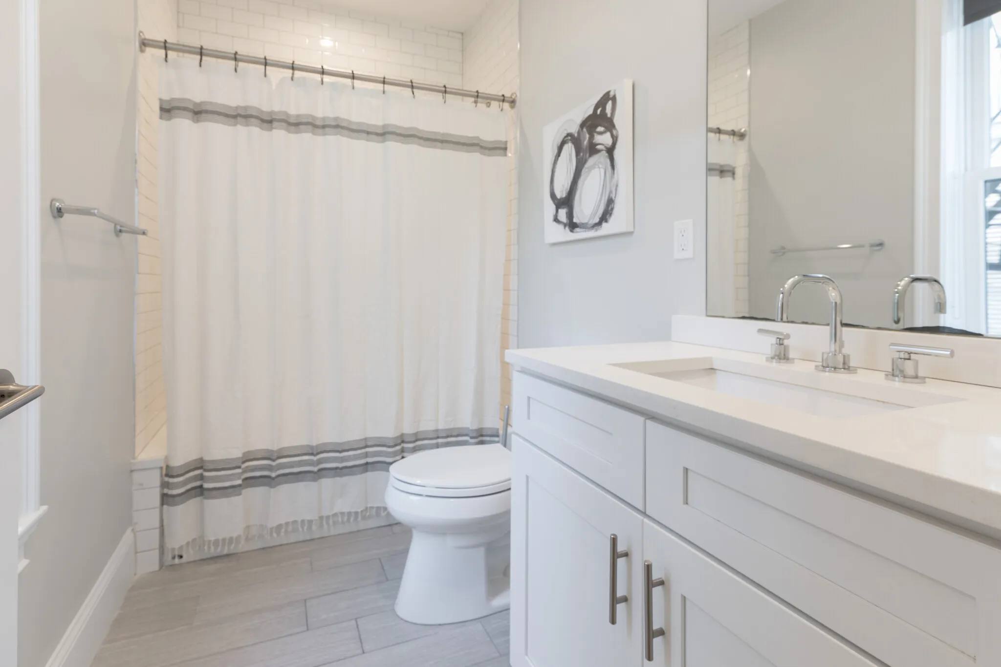 4 bed, 4+ bath apartment for rent at 117 Centre St Unit 2, Roxbury — photo 2 of 37
