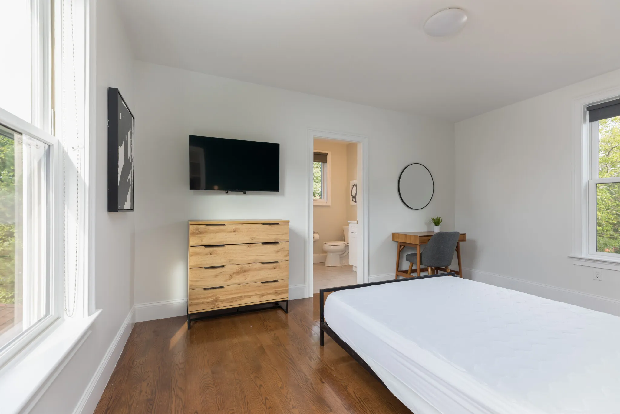 4 bed, 4+ bath apartment for rent at 117 Centre St Unit 2, Roxbury — photo 10 of 37