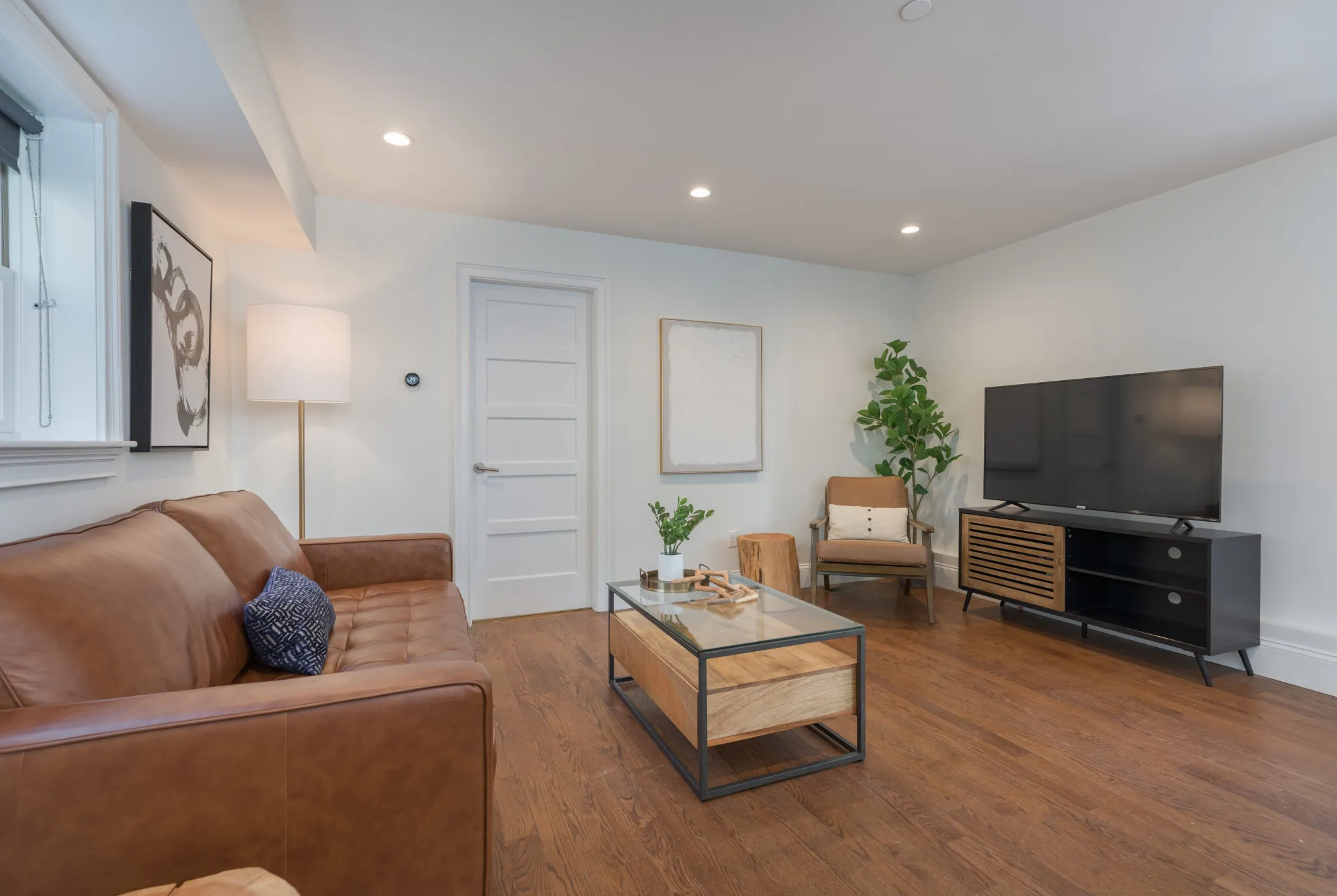 4 bed, 4+ bath apartment for rent at 117 Centre St Unit 2, Roxbury — photo 15 of 37