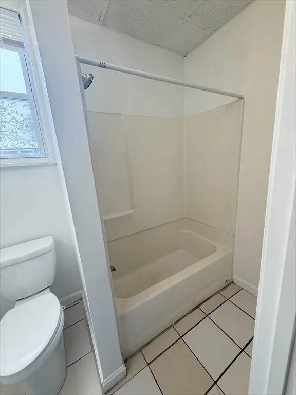 4 bed, 2 bath apartment for rent at 117 Coburn St Unit 1, Lowell — photo 9 of 16