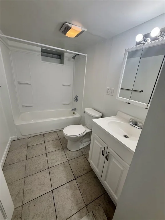 4 bed, 2 bath apartment for rent at 117 Coburn St Unit 1, Lowell — photo 14 of 16